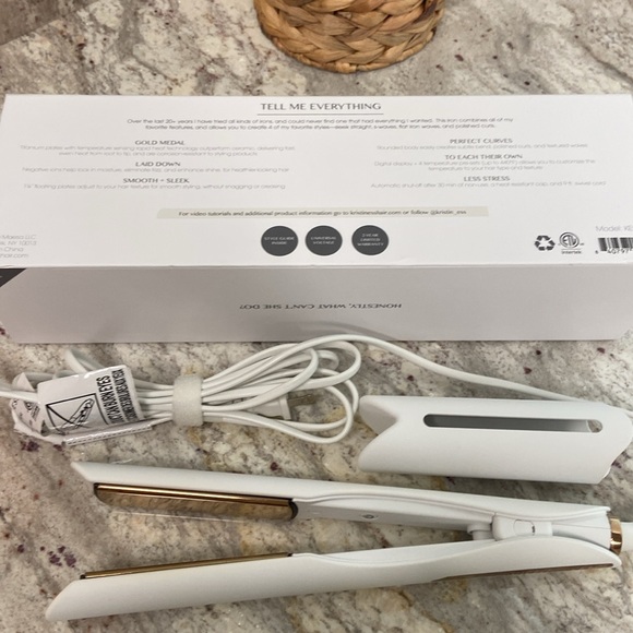 Kristin Ess Hair Other - EUC Kristin Ess White Flat Iron, 3-in-one, only used a few times, 1.25”